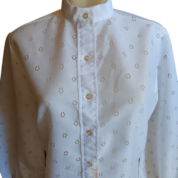 Medium Vintage Blouse White Pierced Eyelet Stand Collar Billow Sleeves Boho - Picture 2 of 7